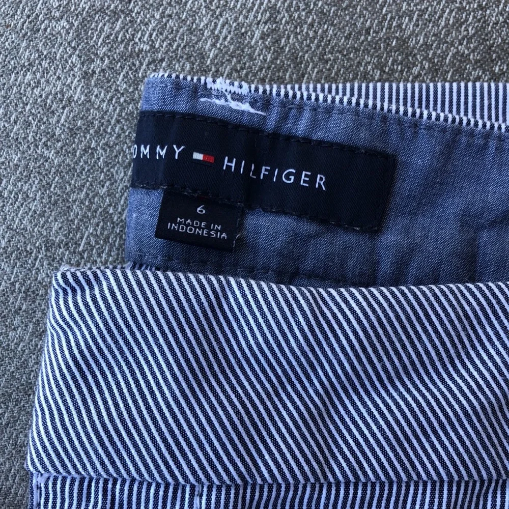 Like new! - TOMMY HILFIGER Pinstripe Seersucker Shorts - Picture 2 of 8